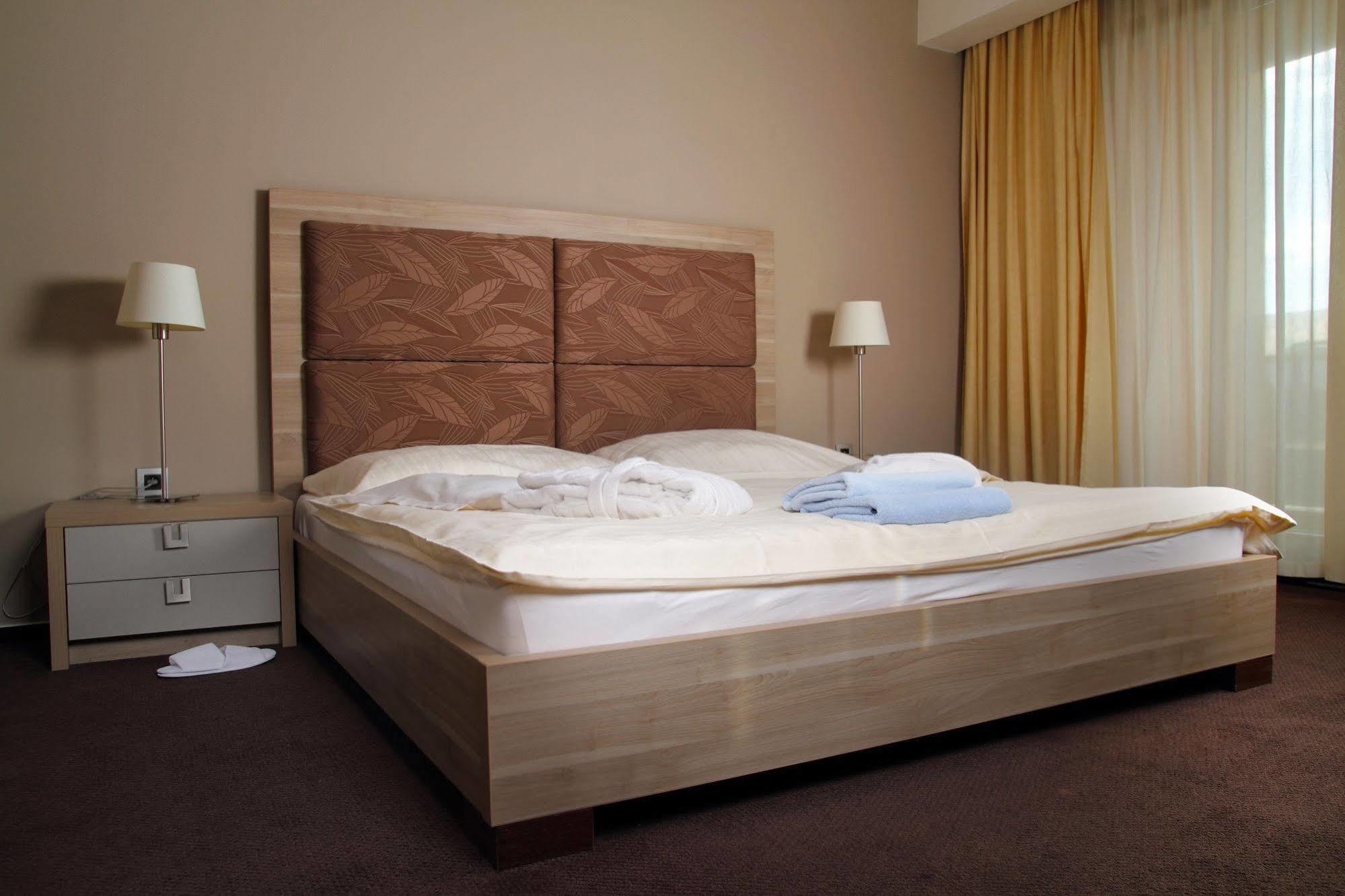 Wellness Hotel Diplomat Rajecké Teplice Extérieur photo