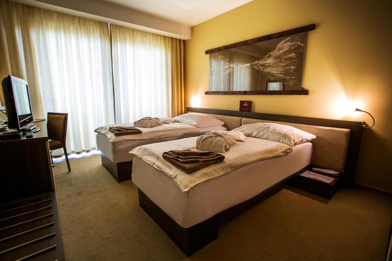 Wellness Hotel Diplomat Rajecké Teplice Extérieur photo